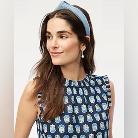 J. Crew printed linen blend ruffle neck top blouse sleeveless blue
Size S - Picture 2 of 9